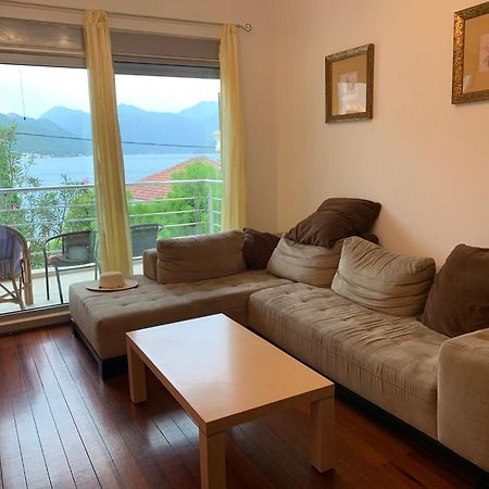 Apartment With Swimmingpool, Seaview And Large Terrace, 1St Floor, Min 2 Persons Dobrota Exteriér fotografie