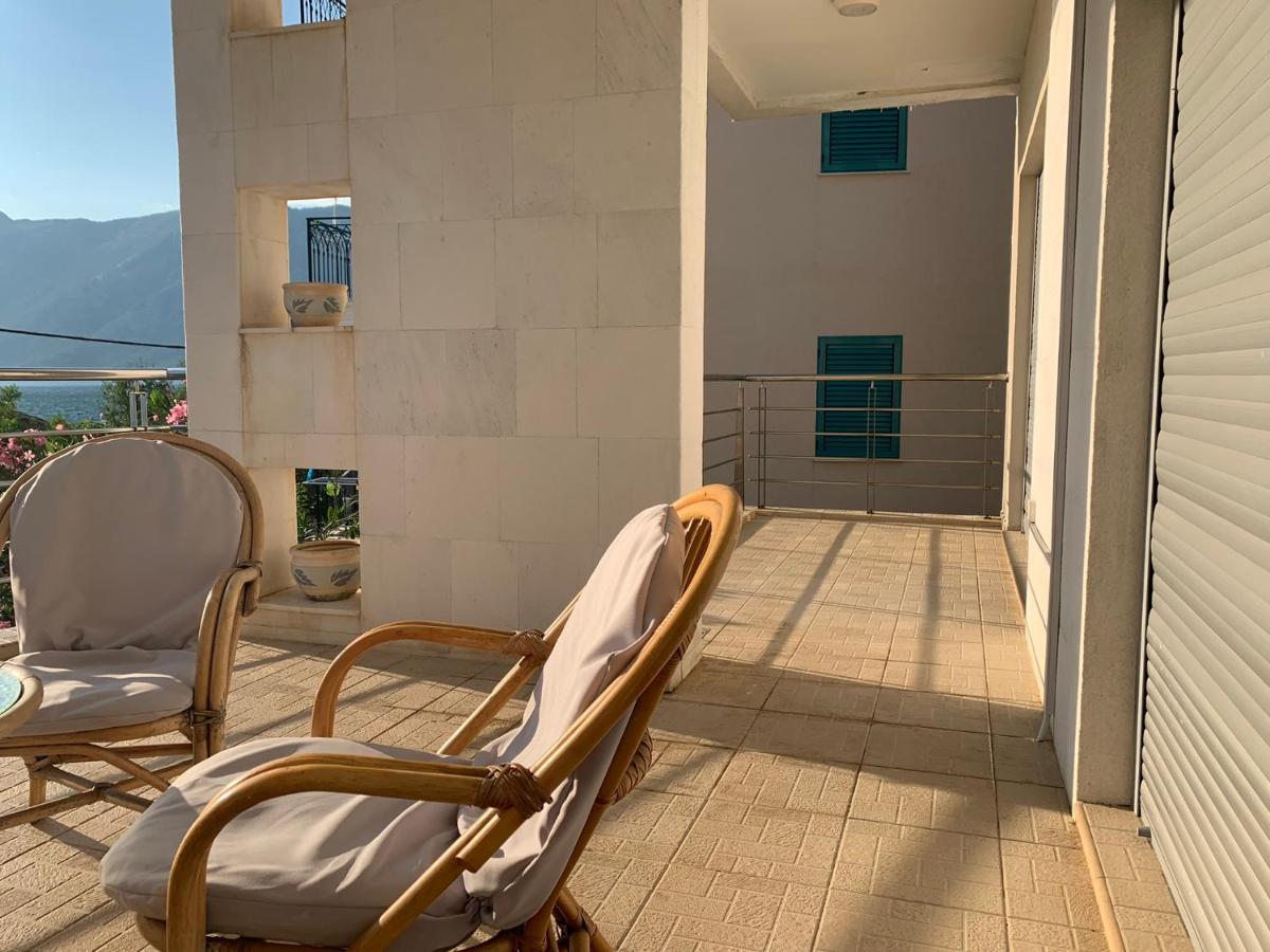 Apartment With Swimmingpool, Seaview And Large Terrace, 1St Floor, Min 2 Persons Dobrota Exteriér fotografie